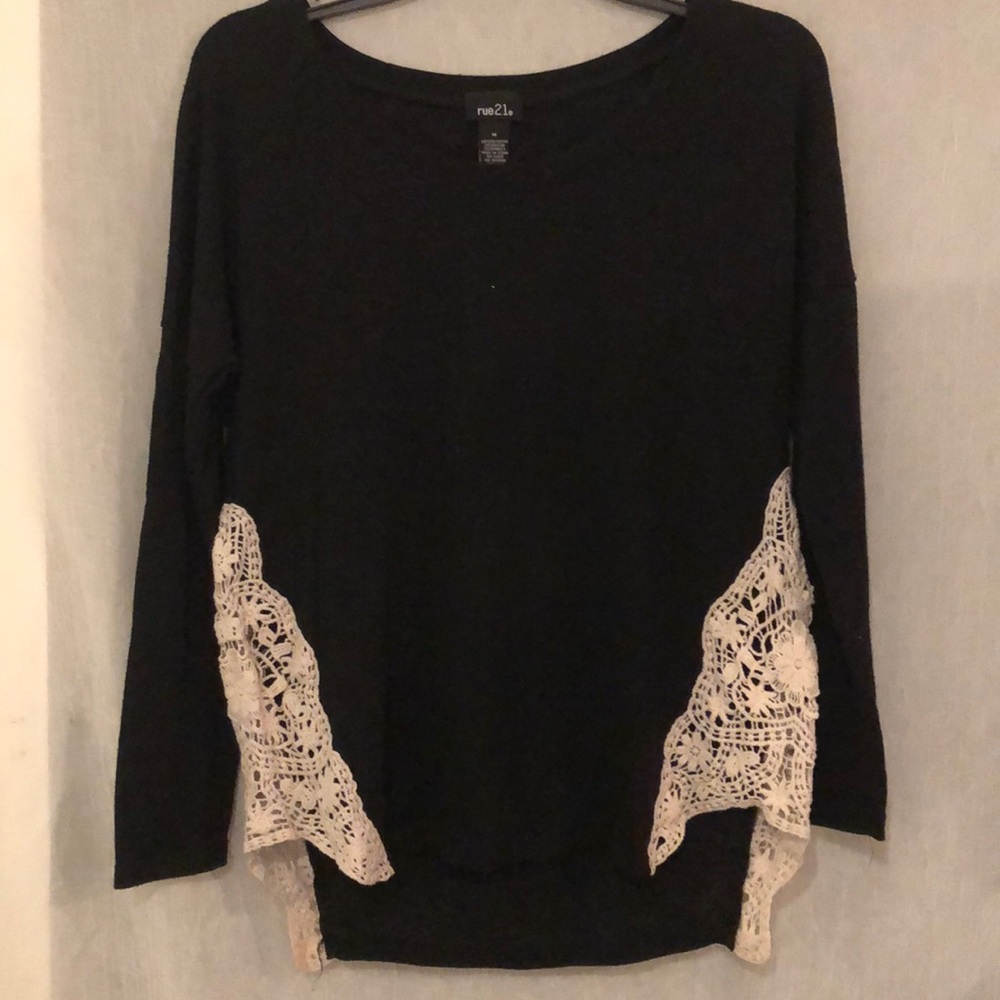 Rue21 size m long sleeve shirt with crochet sides